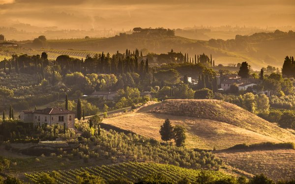 Peut-on trouver une maison de vacances en Toscane avec des ateliers de photographie et des visites de vignobles?