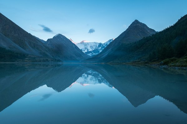 Quelles sont les meilleures destinations pour une randonnée en traîneau à chiens en Sibérie : équipements et itinéraires ?